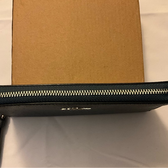 Coach Wristlet - Green - Picture 6 of 8